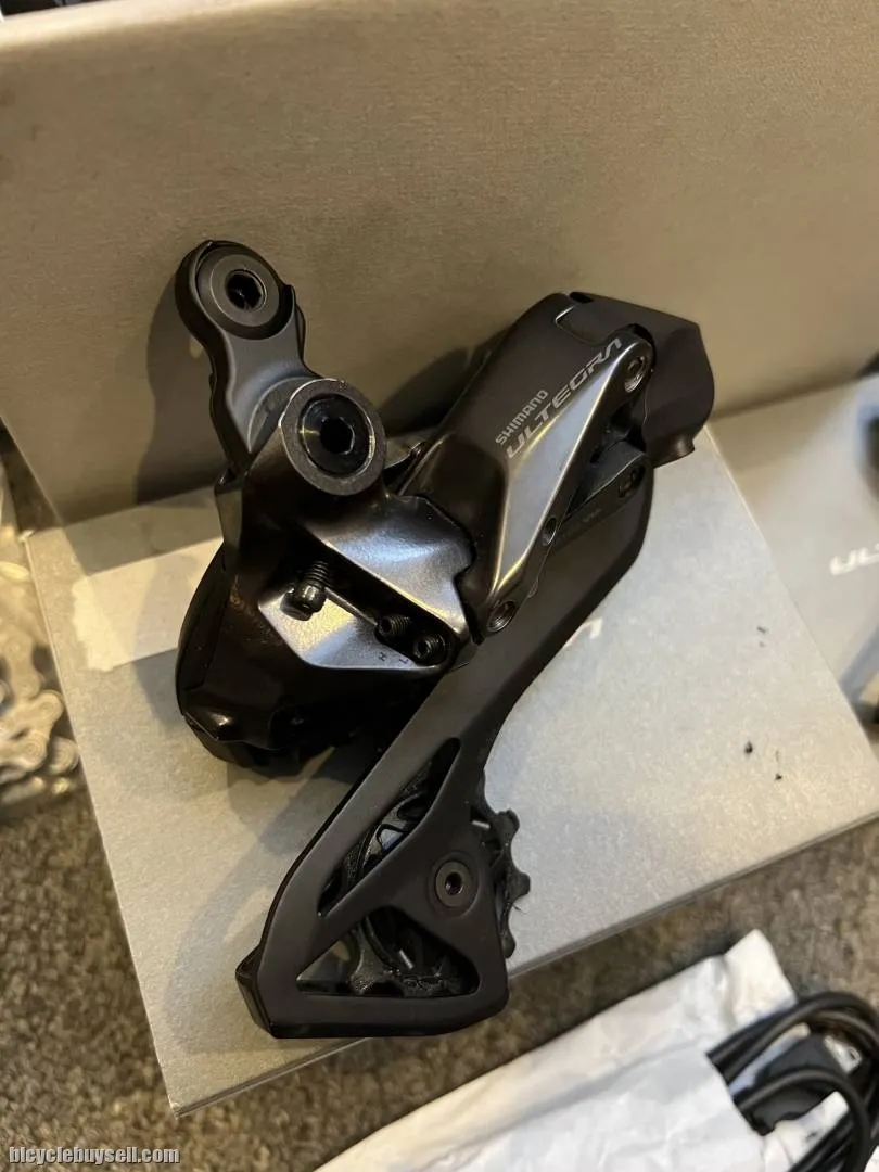 [SOLD] Shimano Ultegra Di2 R8150 R8100 Groupset (rim brake 12-speed)