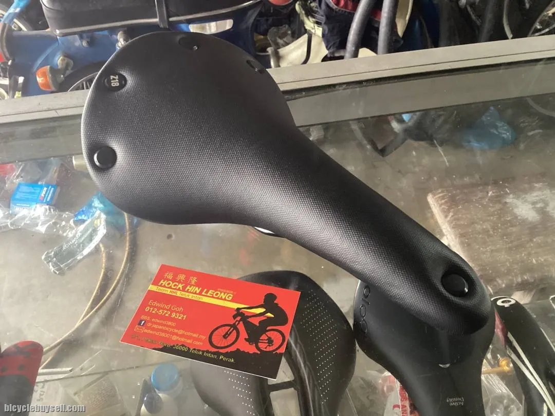 Luce Z18 Comfort Saddles (free pos w.m)