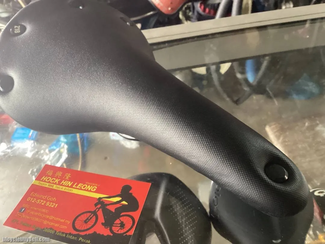 Luce Z18 Comfort Saddles (free pos w.m)