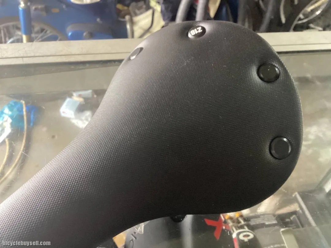 Luce Z18 Comfort Saddles (free pos w.m)