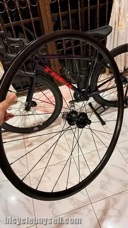2.2KG Heavy Bontrager Wheelset for Racer / Trainingday