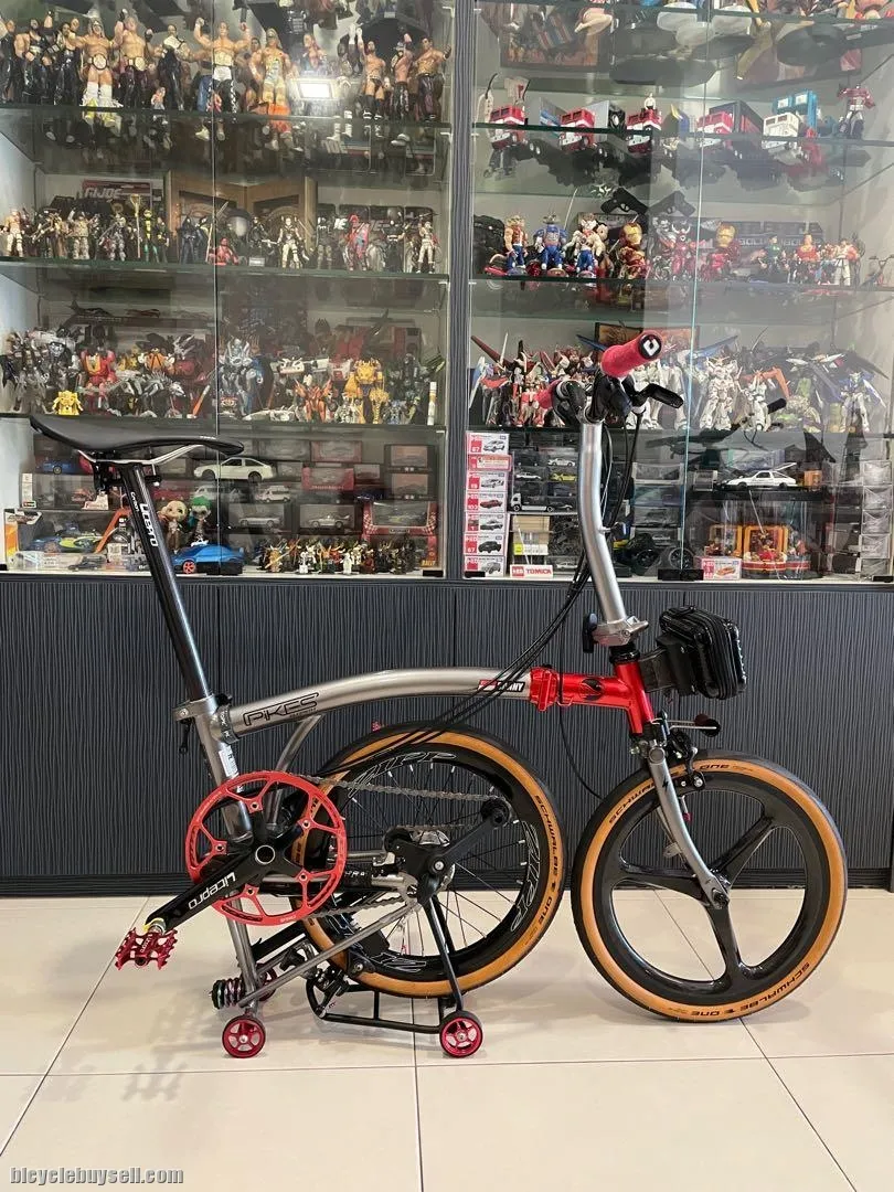 Brand New Pikes Ultraman Trifold bike