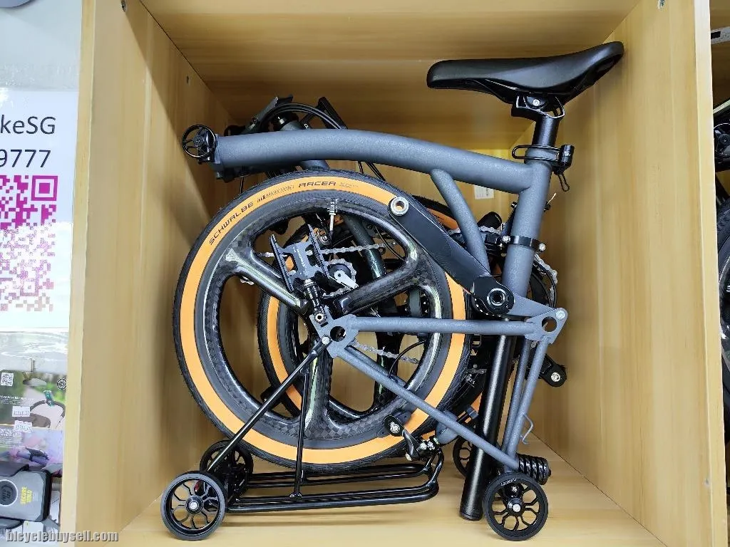 Premium Trifold Collection, Mantell, Leggero Premium, Bike's Custom, Carbon Wheelset