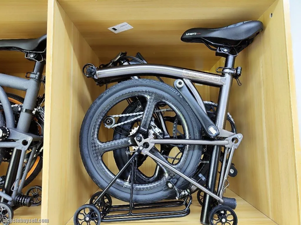Premium Trifold Collection, Mantell, Leggero Premium, Bike's Custom, Carbon Wheelset