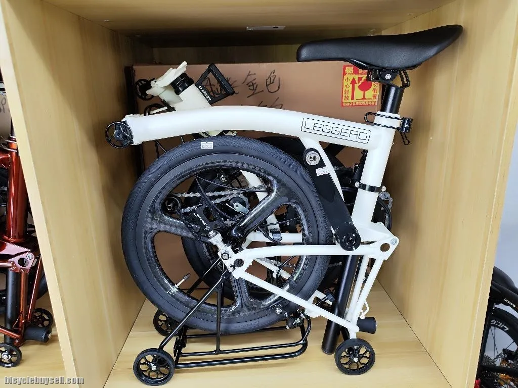 Premium Trifold Collection, Mantell, Leggero Premium, Bike's Custom, Carbon Wheelset