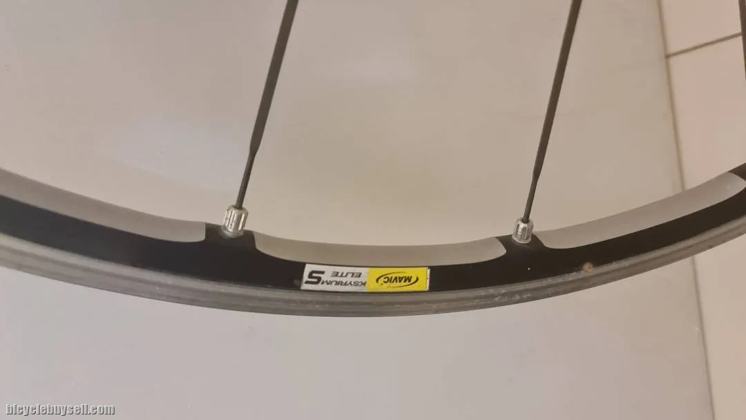 Mavic kysrium Elite S climbers wheelset. 1.5kg, made in EU