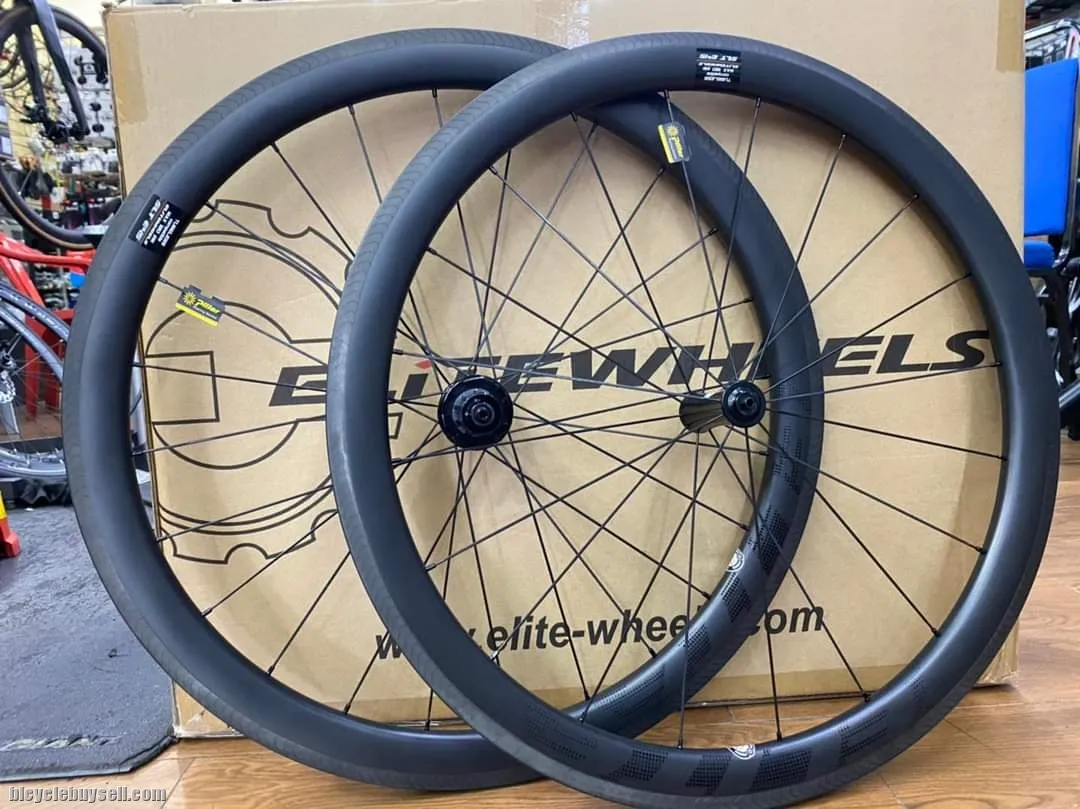 Elite_Wheels Carbon wheelset