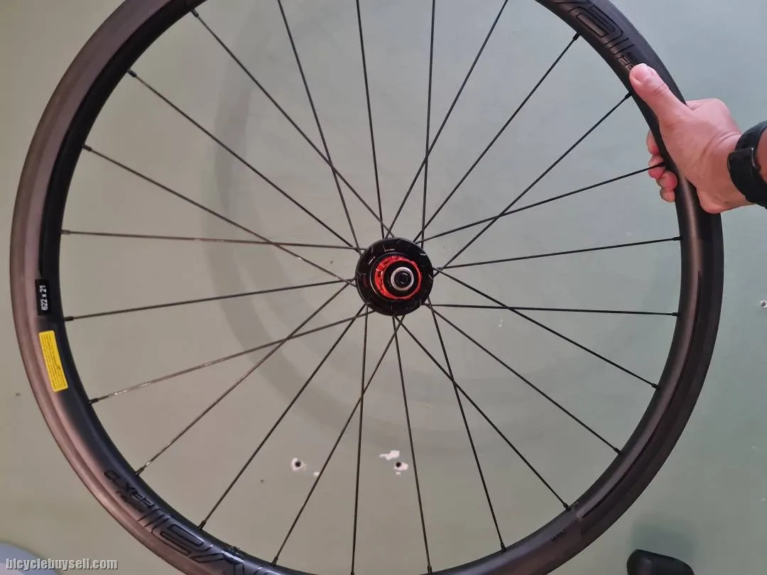 Roval Rapide CLX32 with ceramic speed bearings
