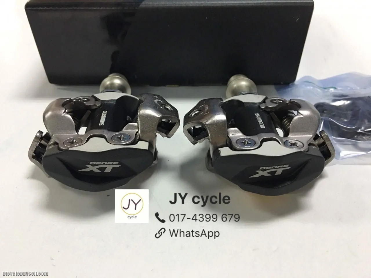 Shimano Deore XT PD-M8000 MTB Pedals with SM-SH51 Cleats - free pos
