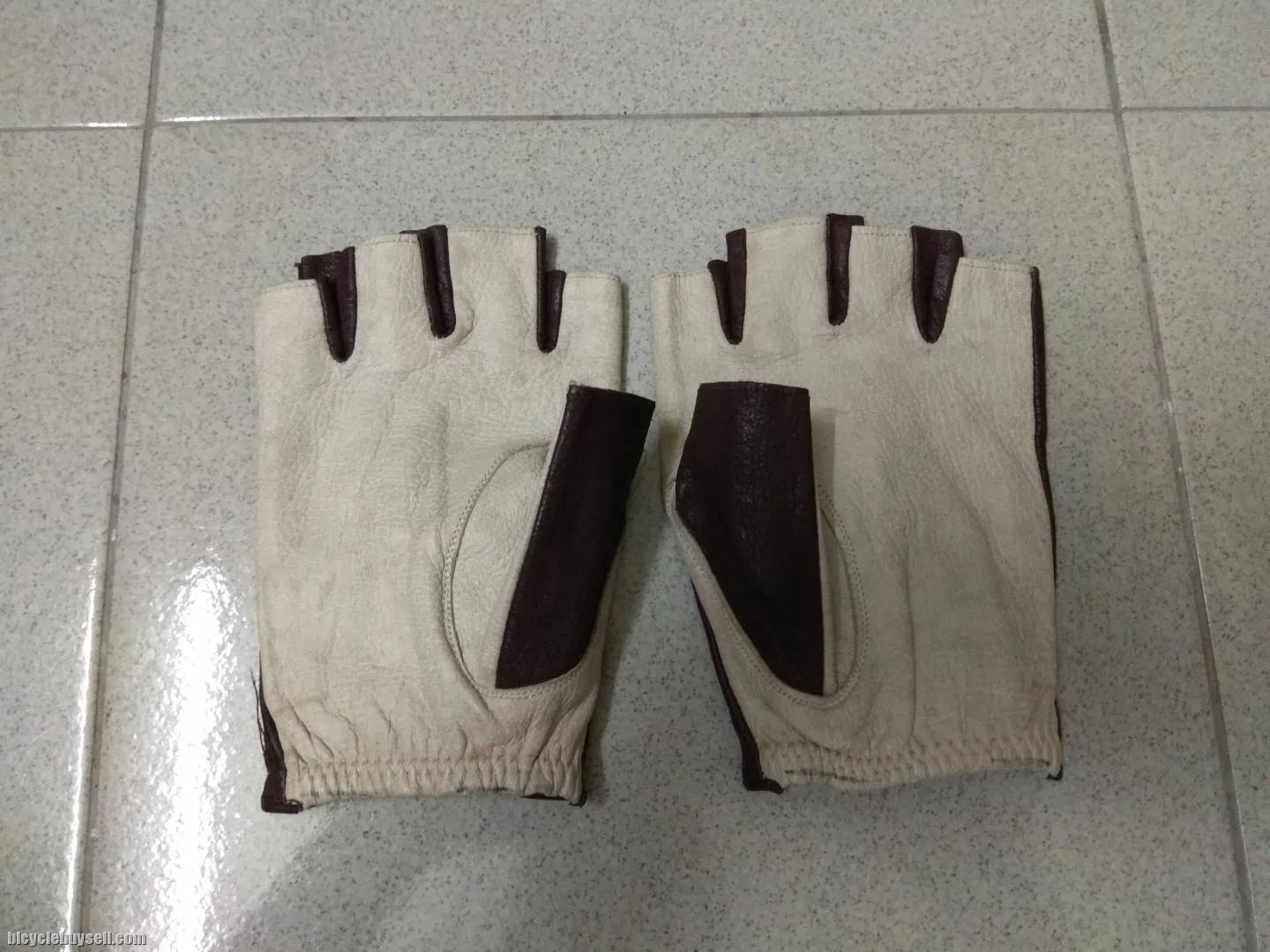 Vintage Full Leather Cycling Gloves