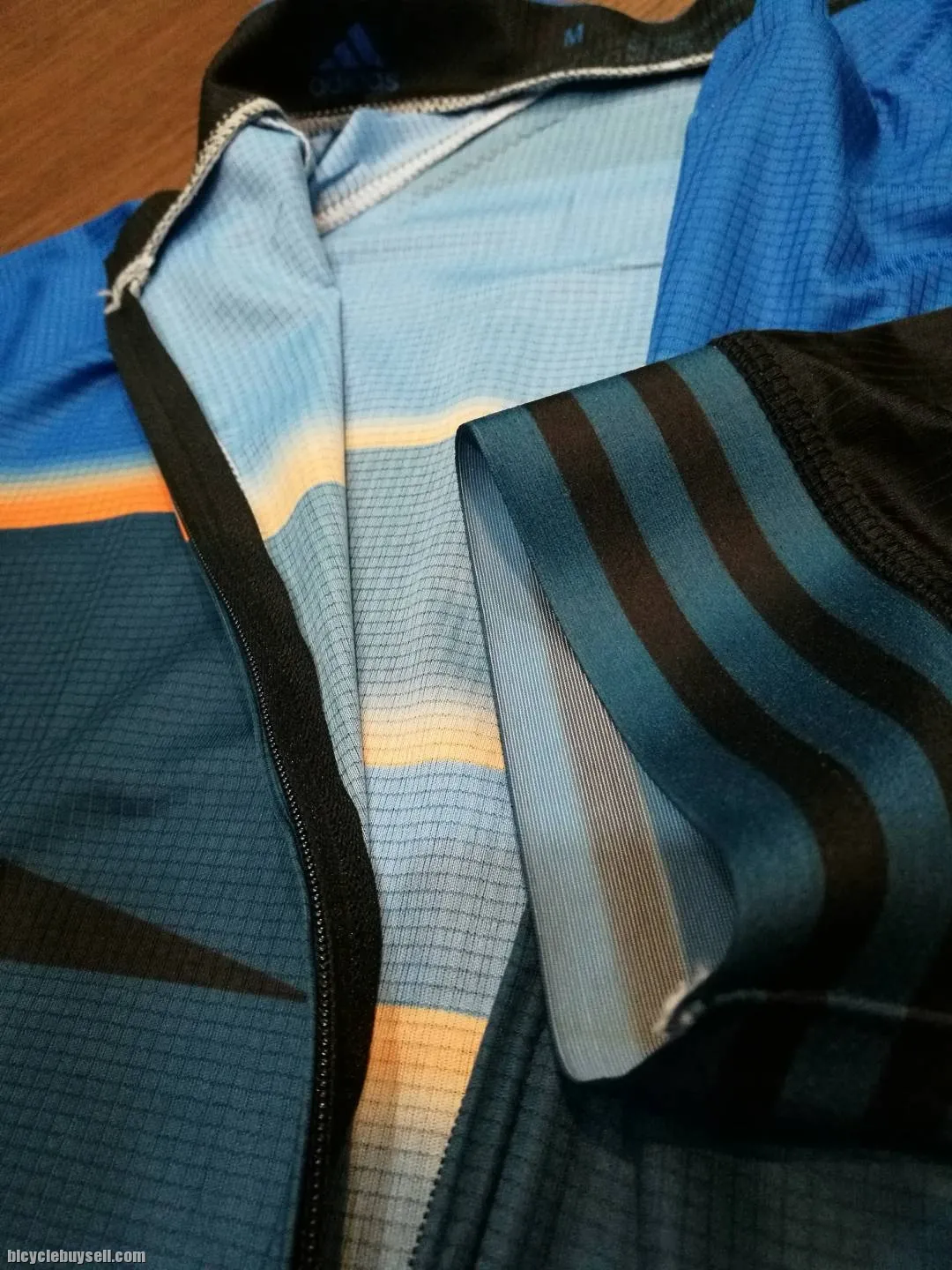 Adidas race cut cycling jersey with cool tech polyester fabric READY STOCK