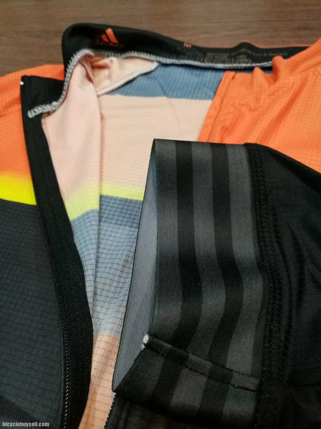 Adidas race cut cycling jersey with cool tech polyester fabric READY STOCK