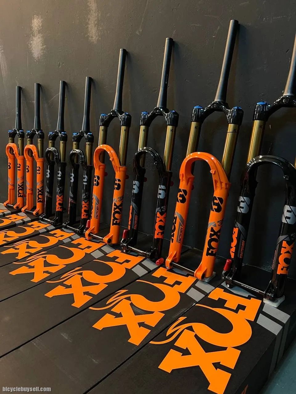 2021 FOX 38 Factory Suspension Fork - 29", 180 mm, 15QR x 110 mm, 44 mm Offset GRIP 2 Kashima Coat