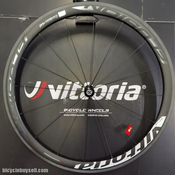 VITTORIA ELUSION RIM BRAKE CARBON WHEEL SET