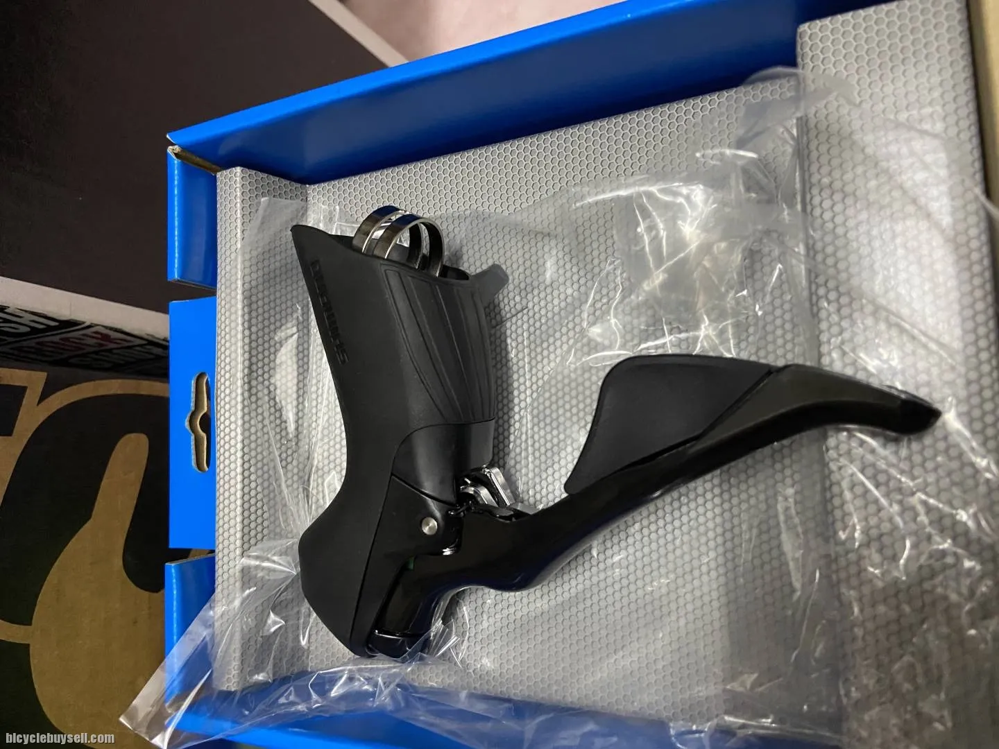 Shifter 105 R7000 11speeds.