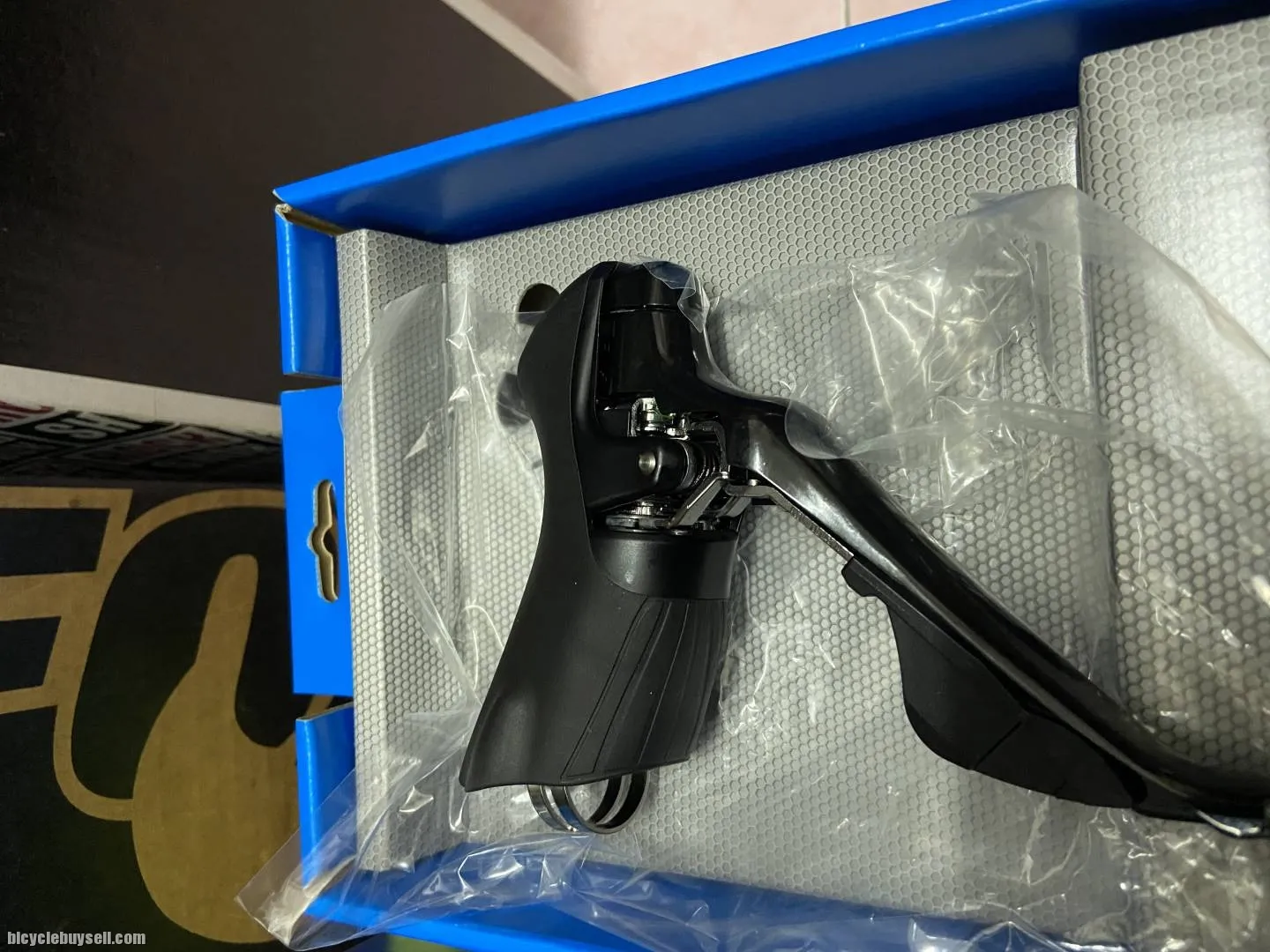 Shifter 105 R7000 11speeds.