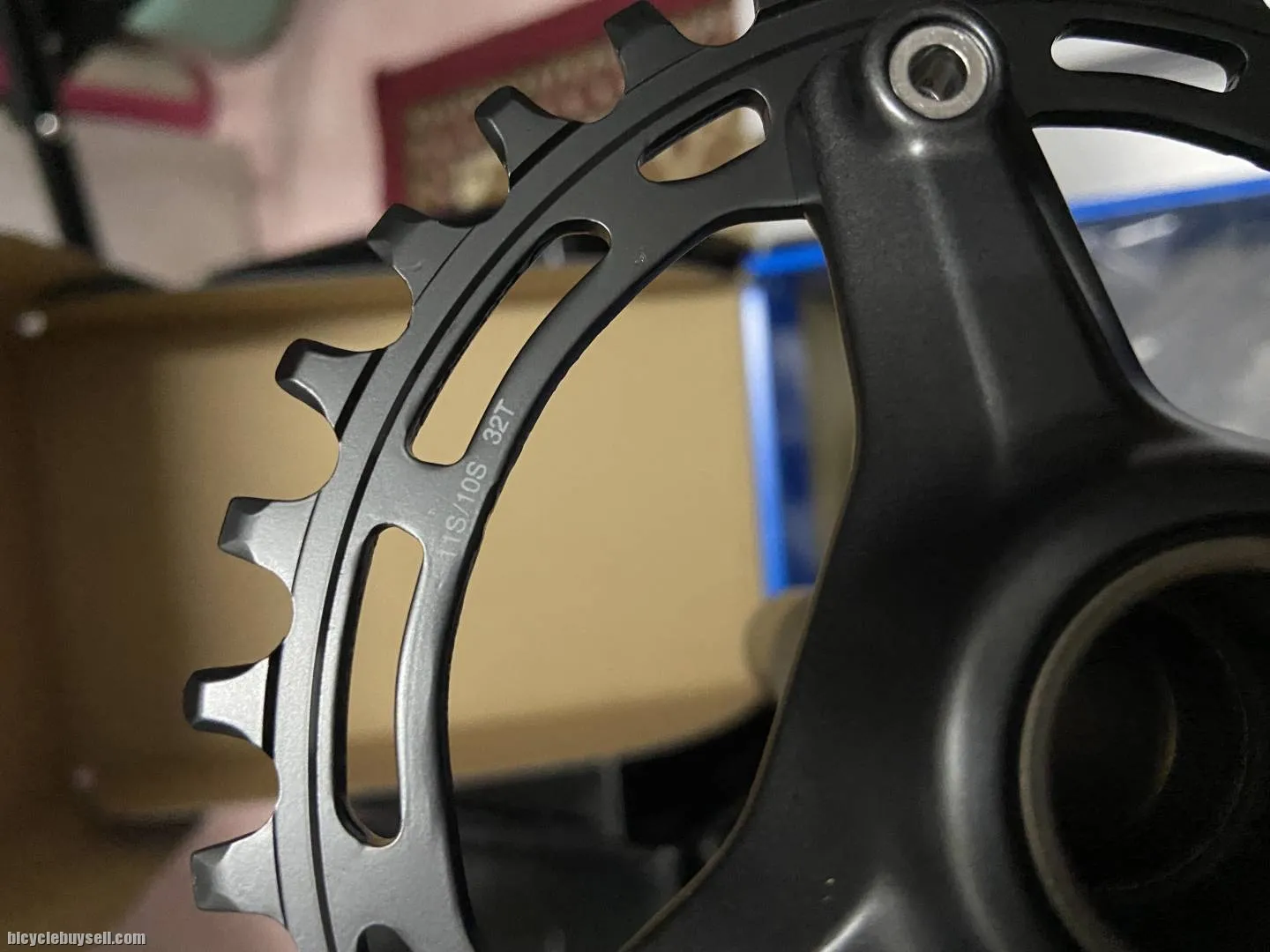 Shimano Deore Crankset 10/11speeds 32T singles.