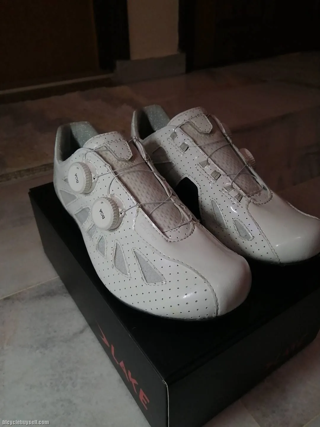 SOLD Lake CX 302 Cycling Shoes EU41 Wide (equivalent: Shimano, Giro EU42)