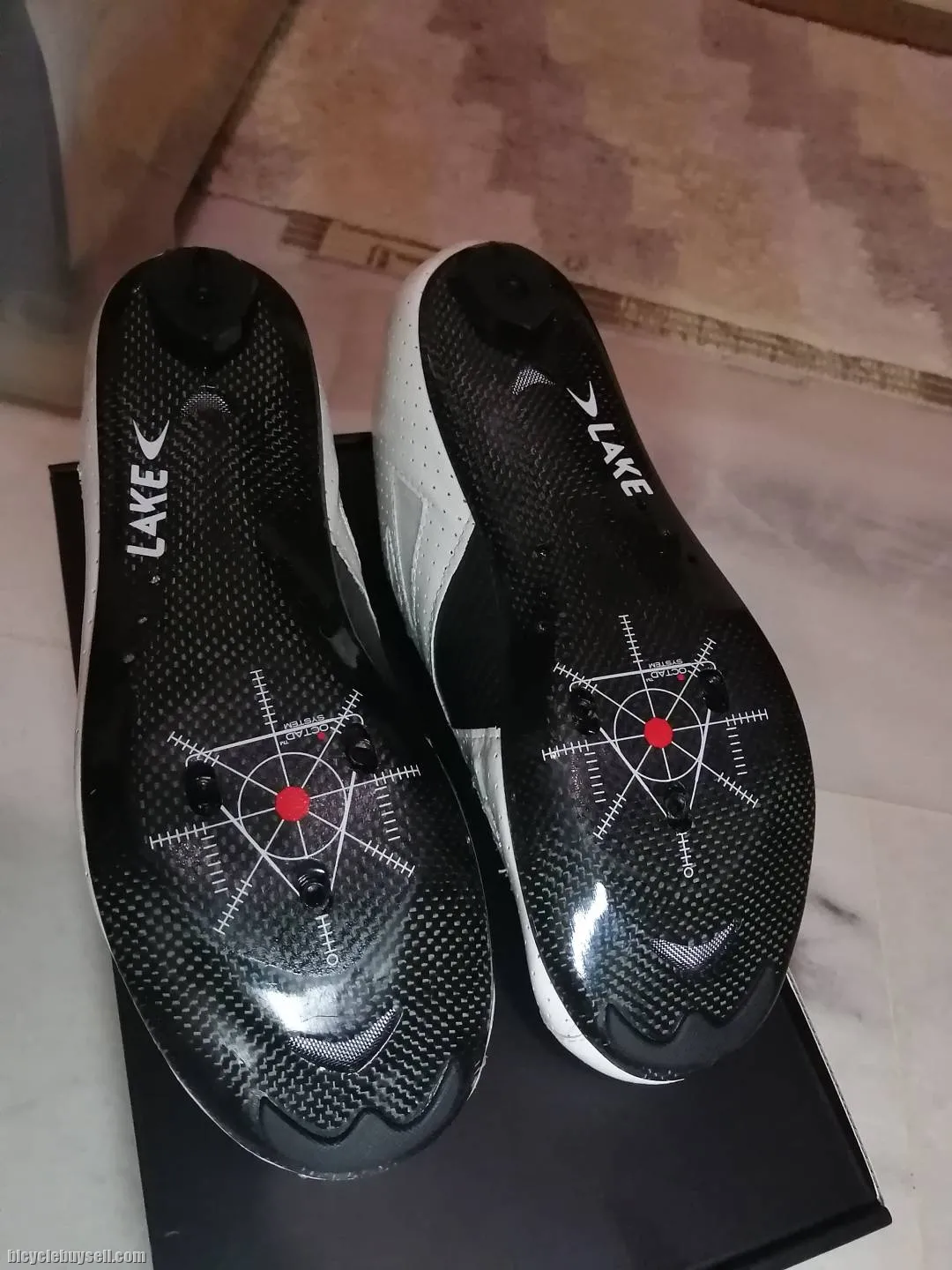 SOLD Lake CX 302 Cycling Shoes EU41 Wide (equivalent: Shimano, Giro EU42)
