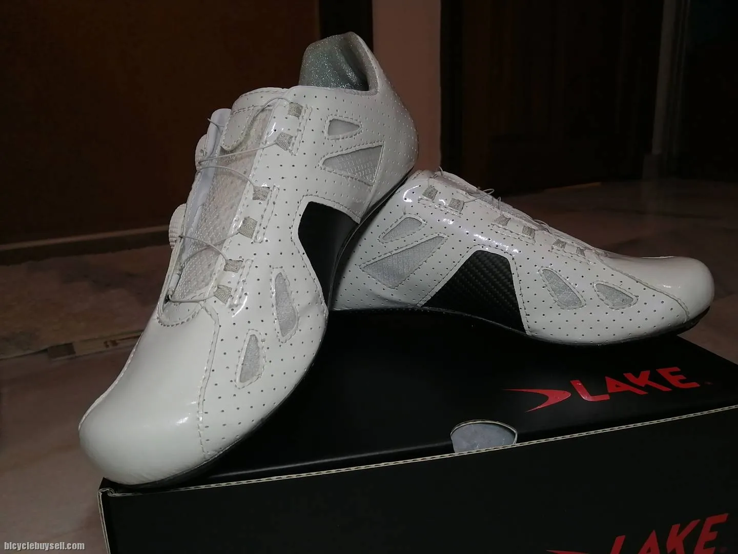 SOLD Lake CX 302 Cycling Shoes EU41 Wide (equivalent: Shimano, Giro EU42)