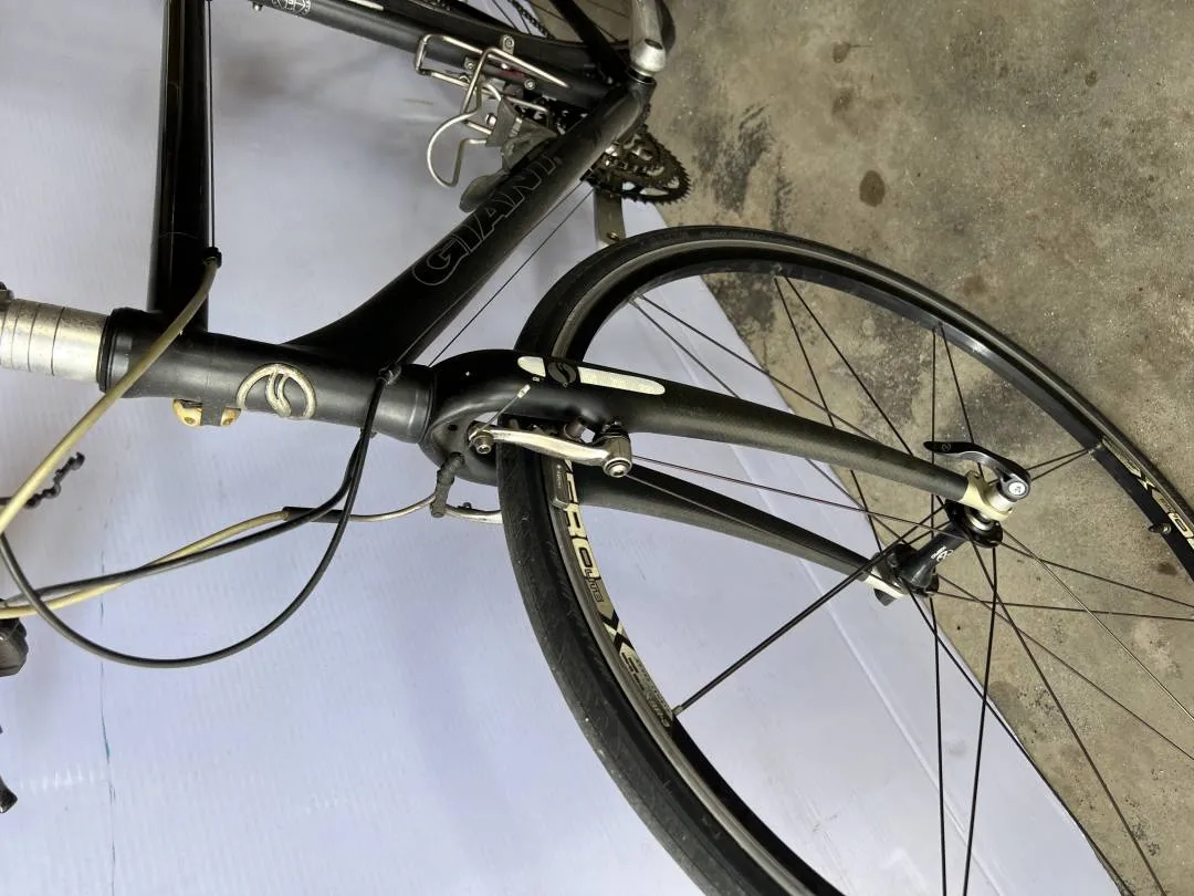 Giant R1 touring bike 700c