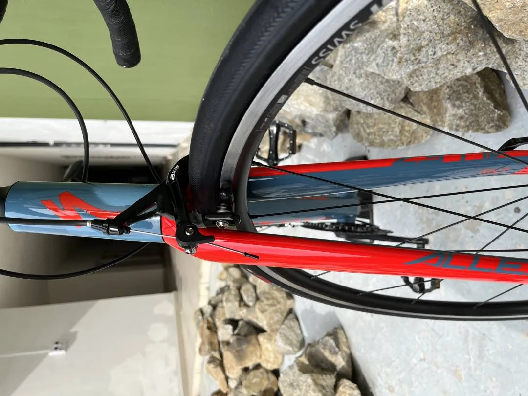 Jackpot Item: Specialized Allez Elite Sprint 2019 Rocket Red Rare Colour