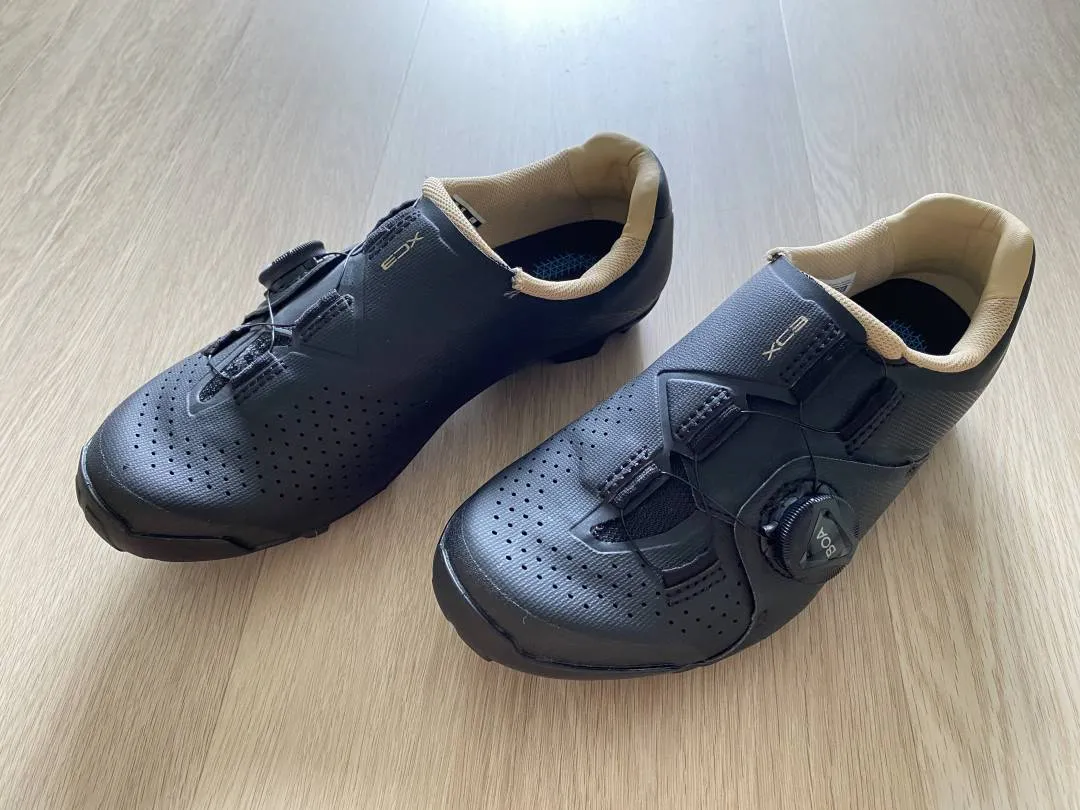 Shimano XC3W clipless shoe (women) for gravelbike, mtb, touring.