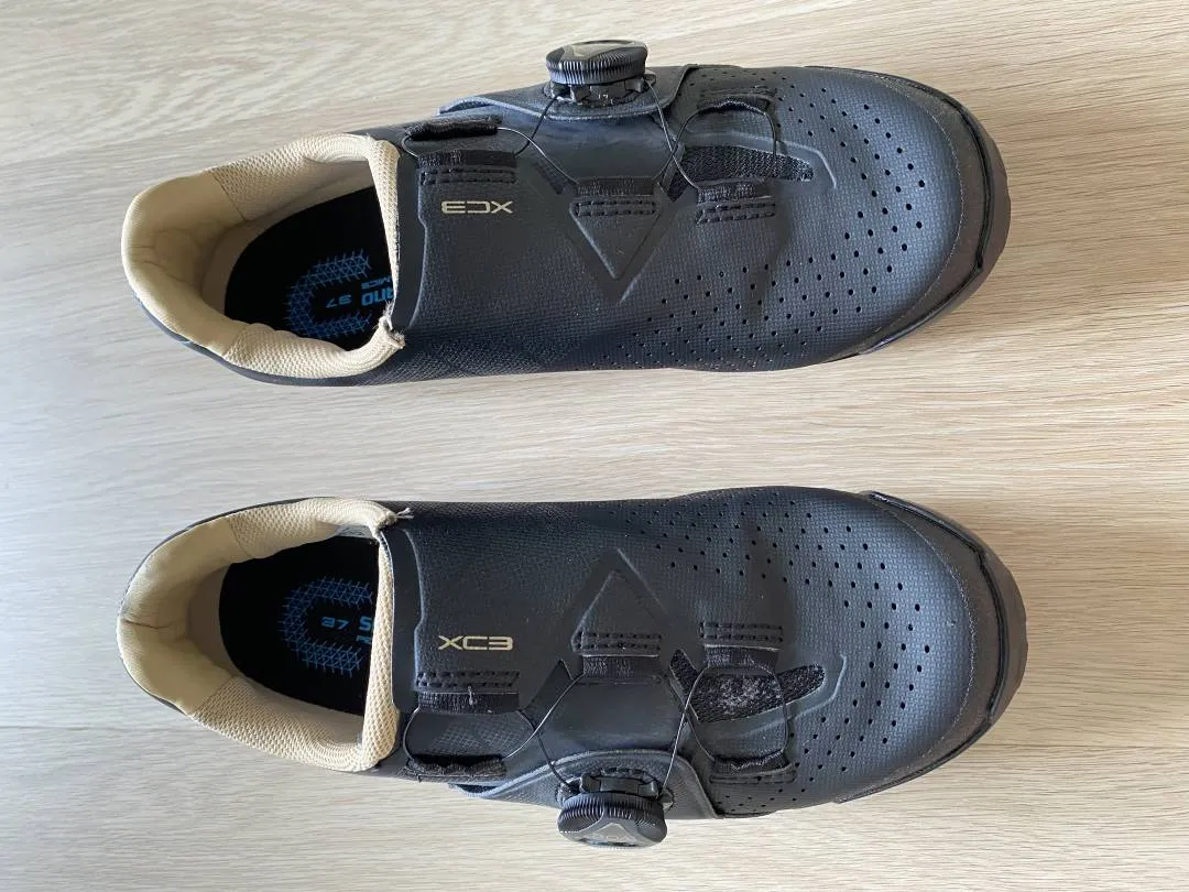 Shimano XC3W clipless shoe (women) for gravelbike, mtb, touring.