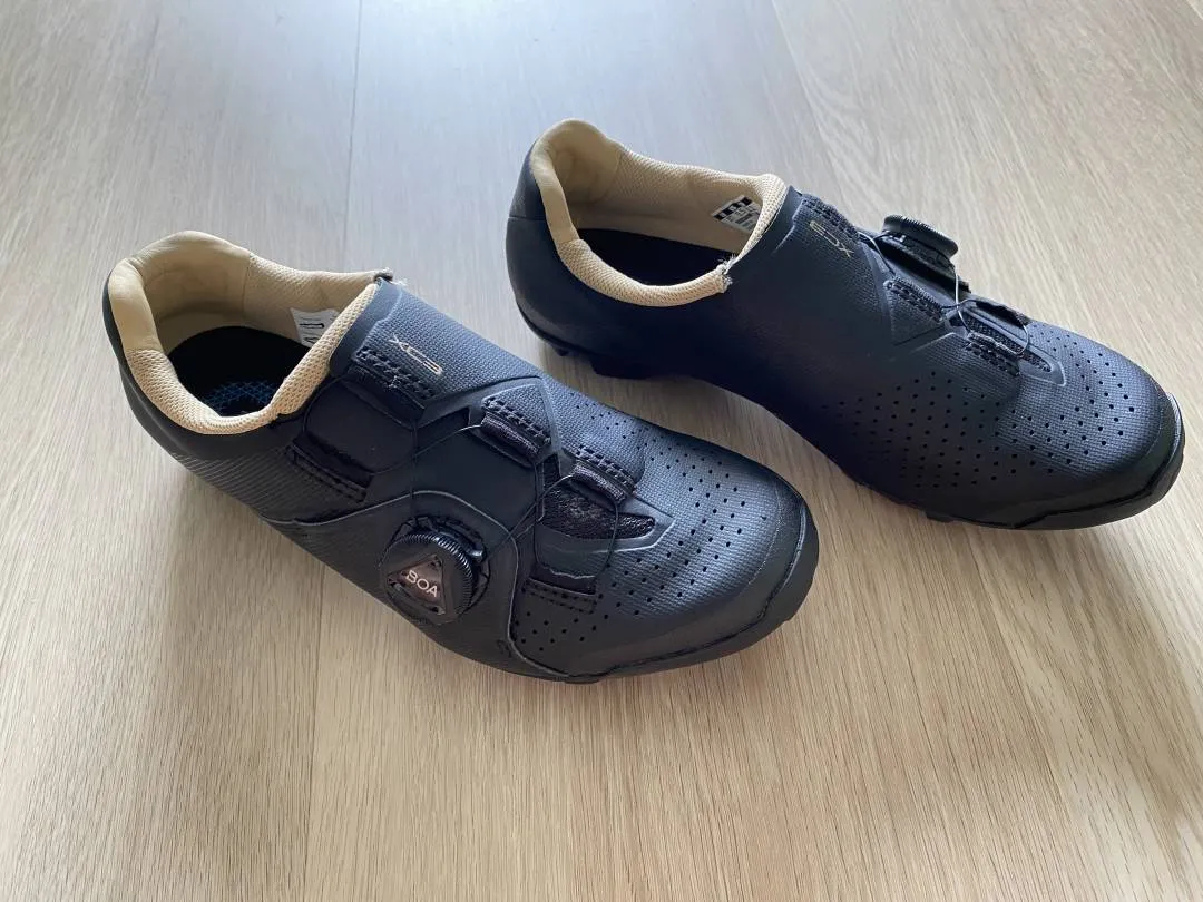 Shimano XC3W clipless shoe (women) for gravelbike, mtb, touring.