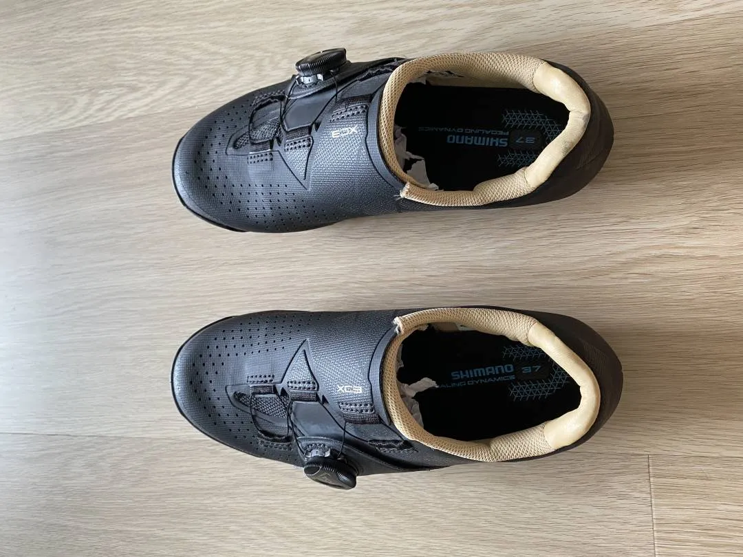 Shimano XC3W clipless shoe (women) for gravelbike, mtb, touring.