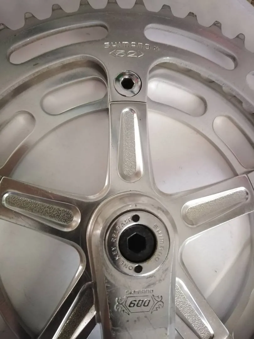 Shimano 600 Arabesque Crankset Vintage