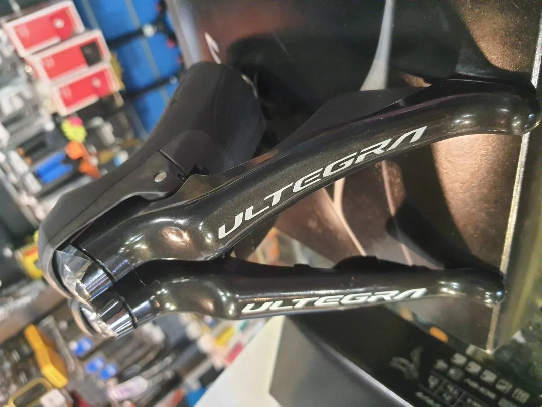Ultegra R8000 Shifter 1pair (New)