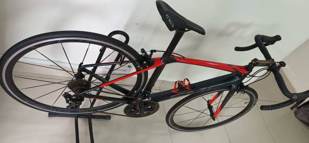 Carbon roadbike EMC R1.7