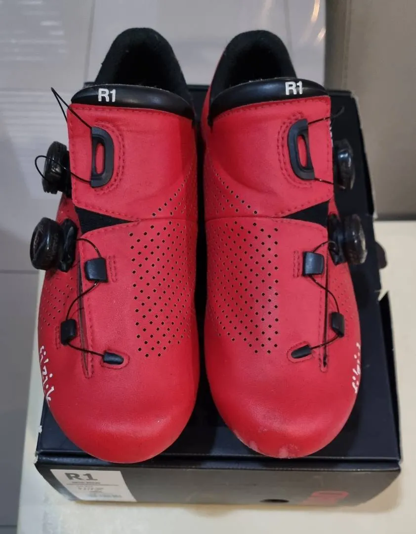 Road bike Fizik R1