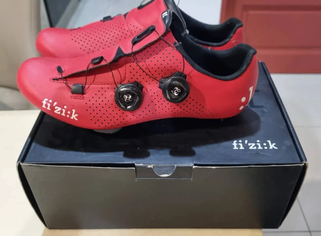 Road bike Fizik R1