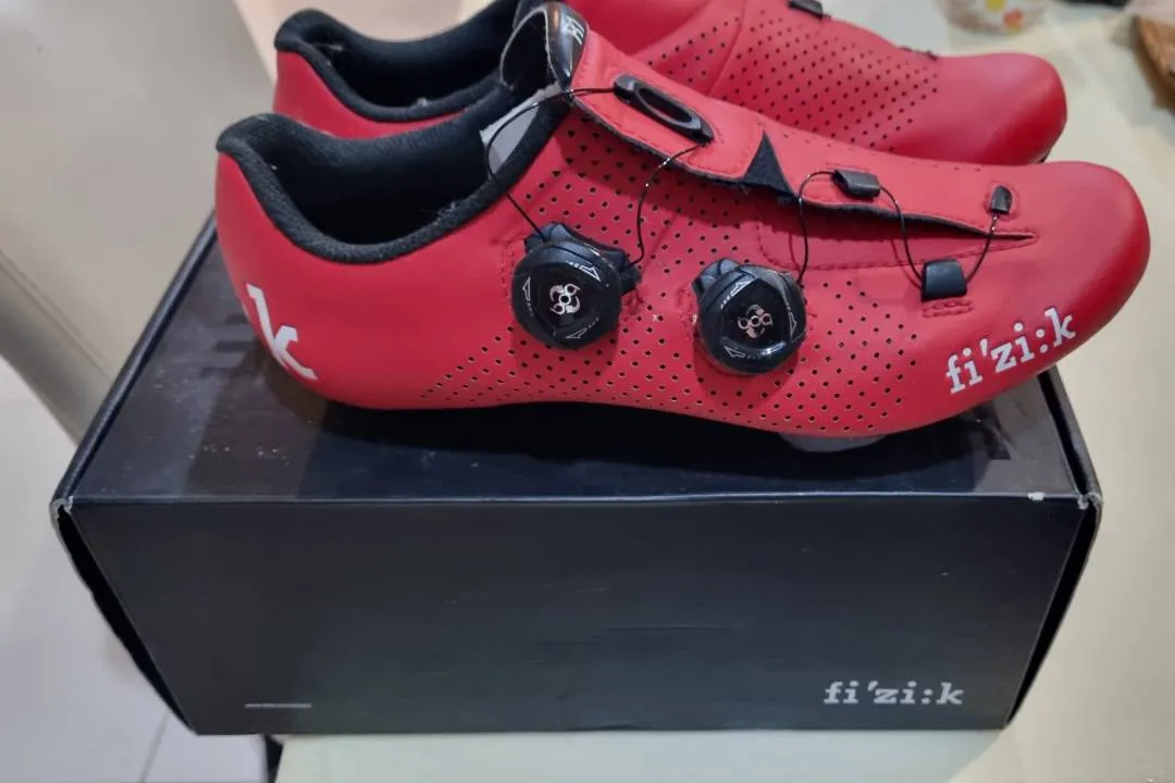 Road bike Fizik R1