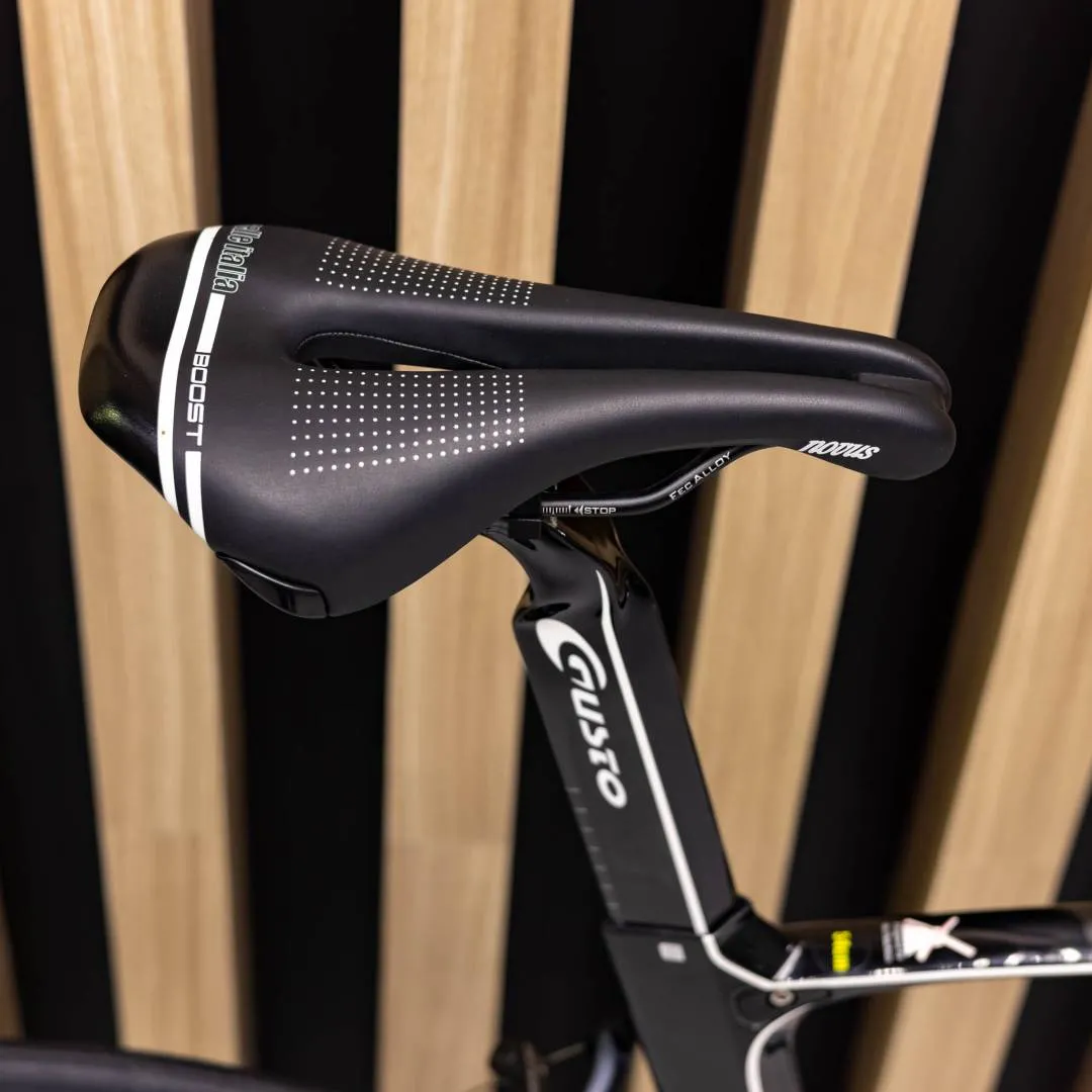Gusto RCA 2.1 Aero Bike Used