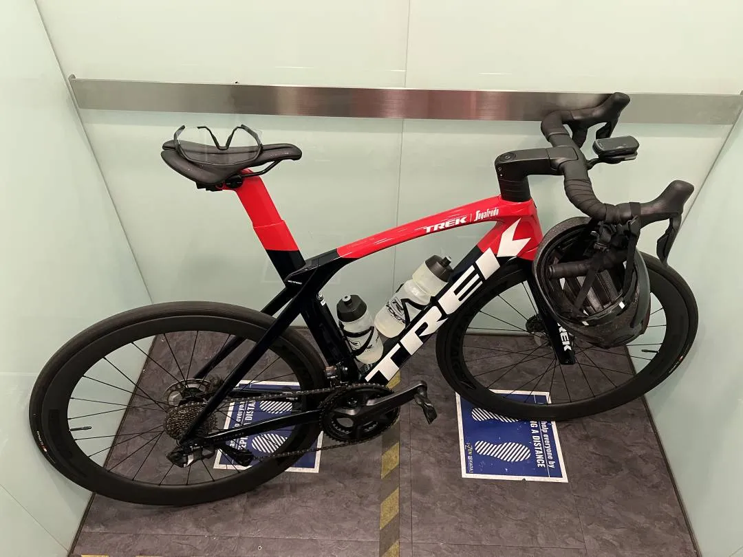 TREK MADONE SLR SIZE 54 ULTEGRA Di2 12SPD