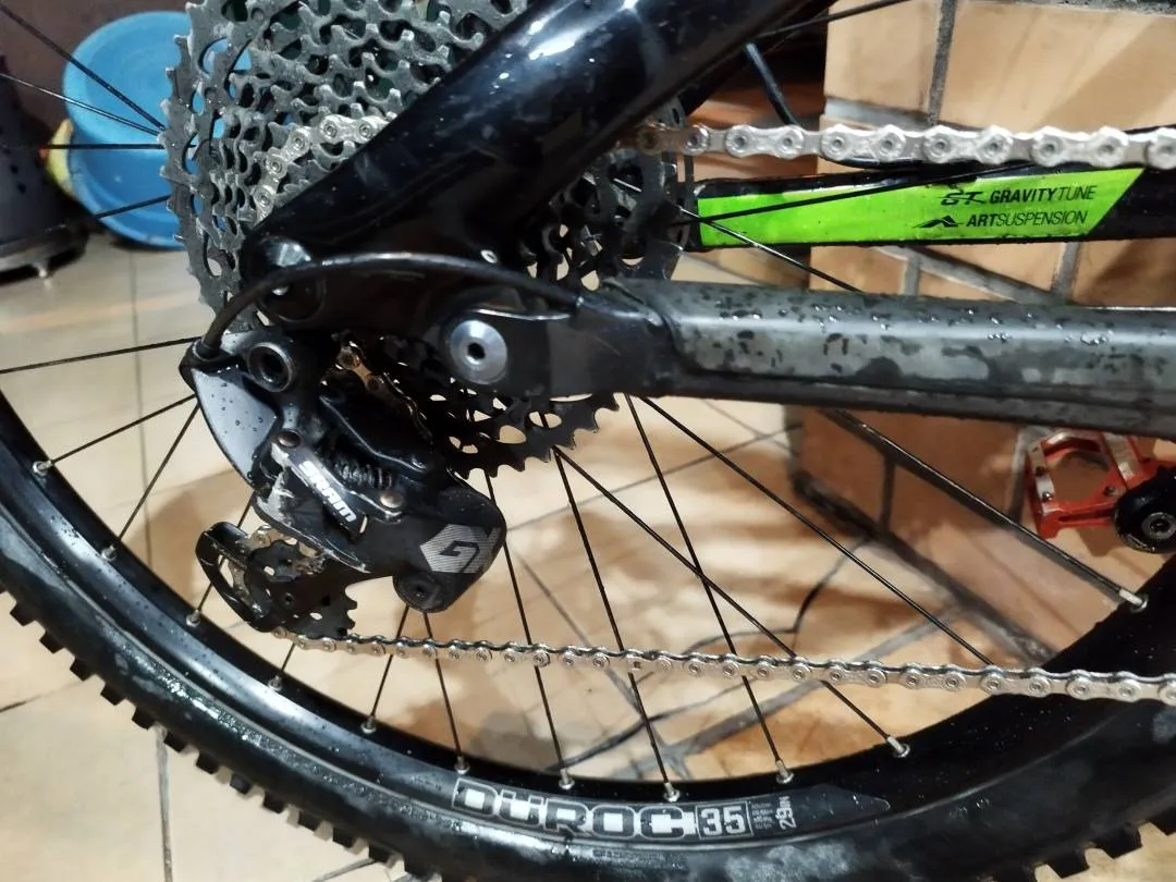 Norco Range C9 Carbon 29er Enduro Bike
