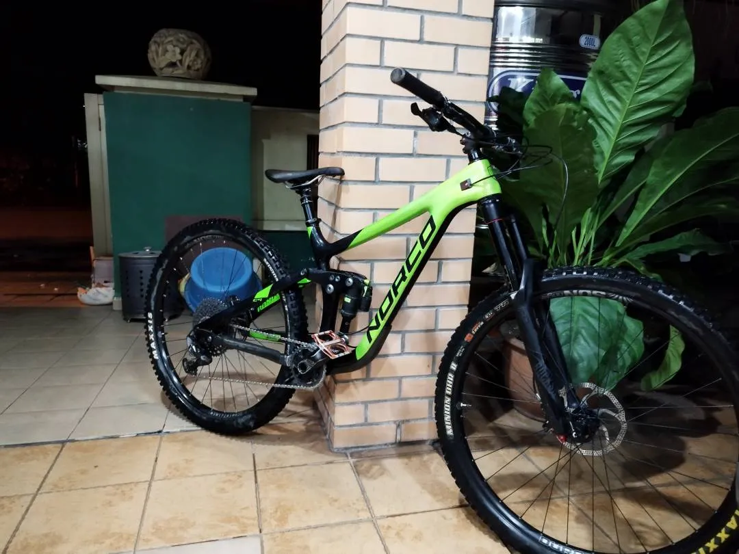 Norco Range C9 Carbon 29er Enduro Bike