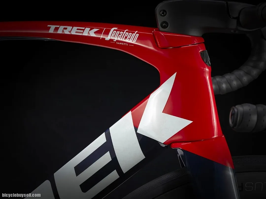 2022 TREK MADONE SLR 6 DISC CARBON READY STOCK !