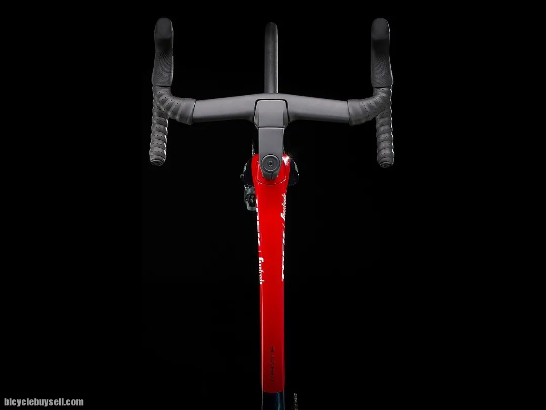 2022 TREK MADONE SLR 6 DISC CARBON READY STOCK !