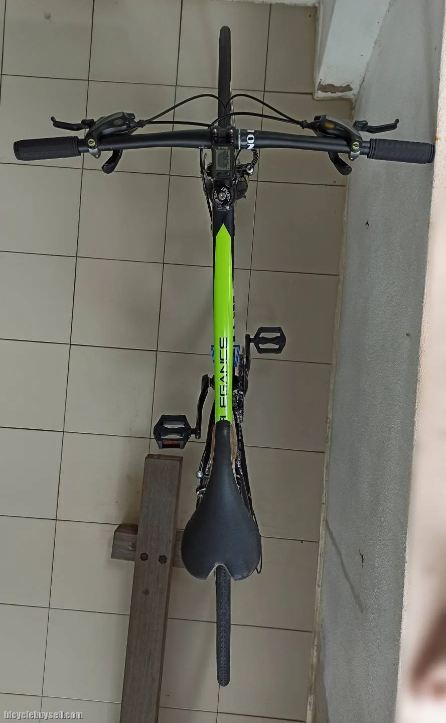 Flat Bar Road Bike with FSA LIMITED EDITION Crankset
