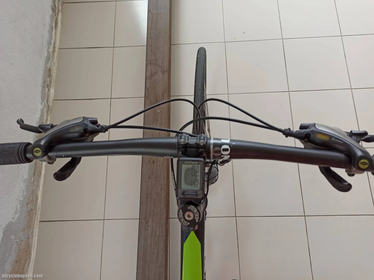 Flat Bar Road Bike with FSA LIMITED EDITION Crankset