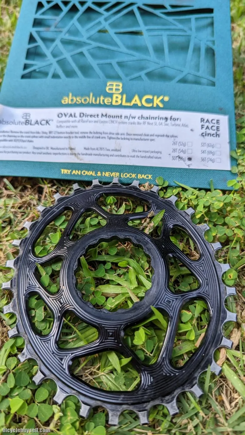 Absolute Black Cinch direct mount( RaceFace) 30t oval chainring