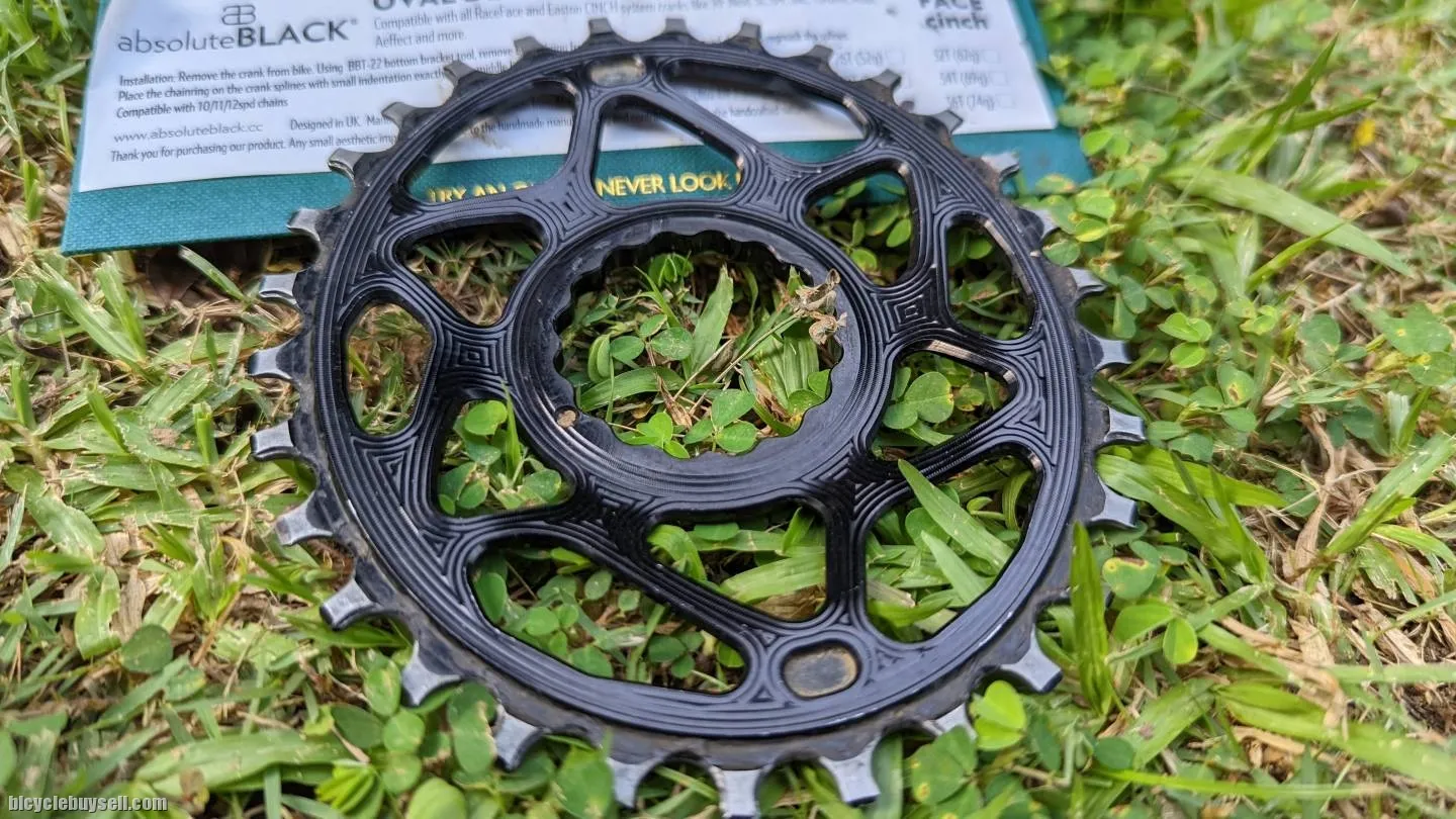 Absolute Black Cinch direct mount( RaceFace) 30t oval chainring