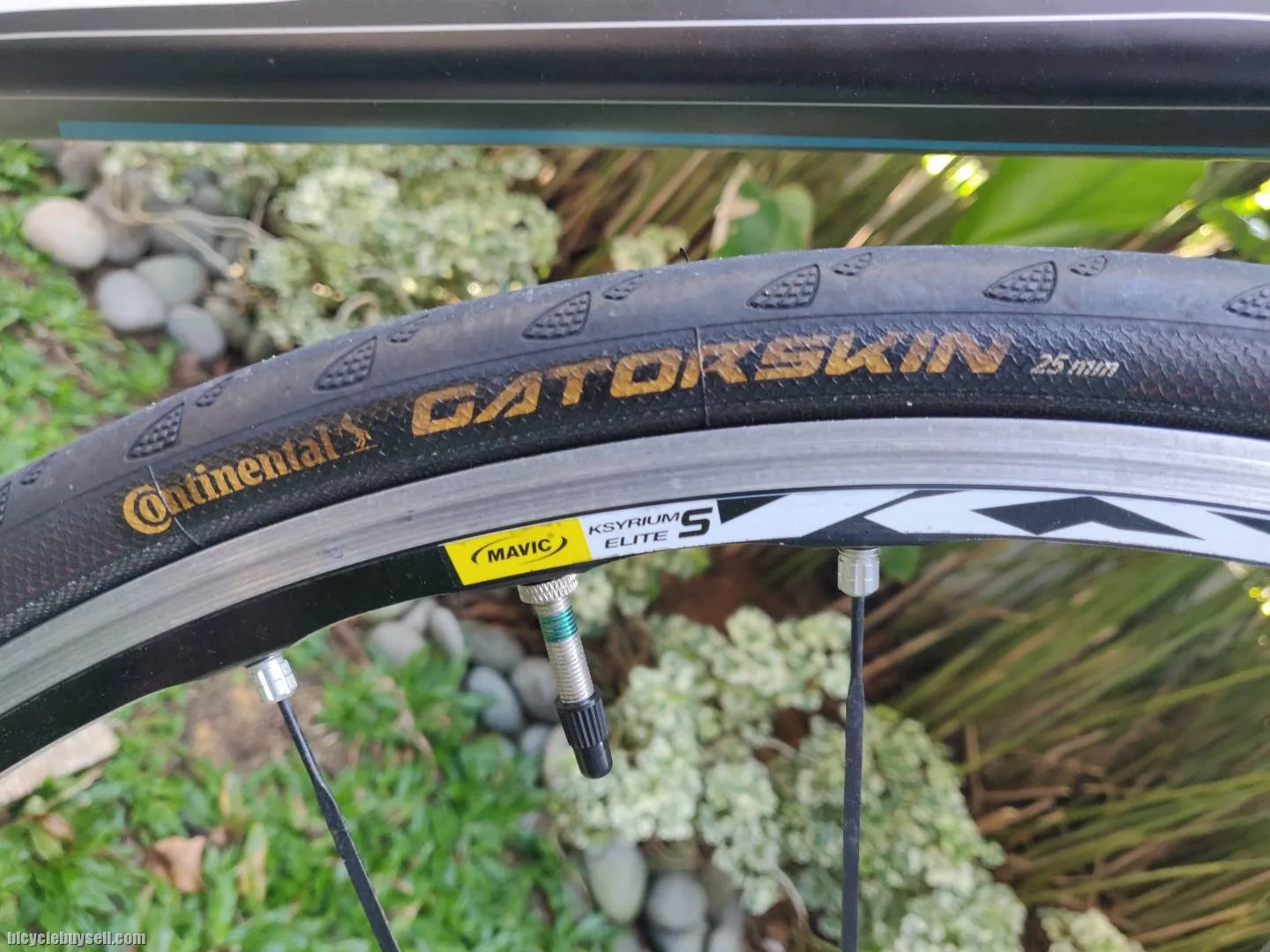 BH Ultralight RC full carbon Ultegra groupset Mavic Ksyrium Elite wheelset.