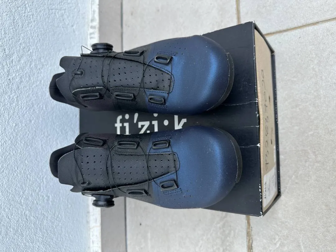 Fizik Overcurve R4 Wide Size 44