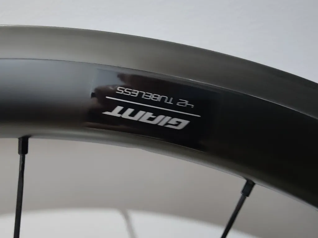 Giant SLR1 Lightweight Climbing Carbon 42mm Tubeless Clincher Wheelset  for Rim Brakes