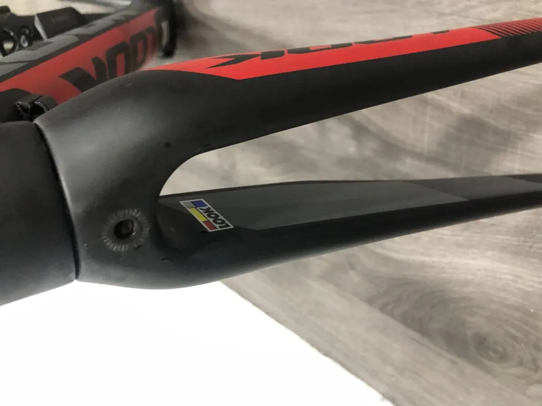 Look 566 frameset with 3T seatpost &amp; Specialized saddle